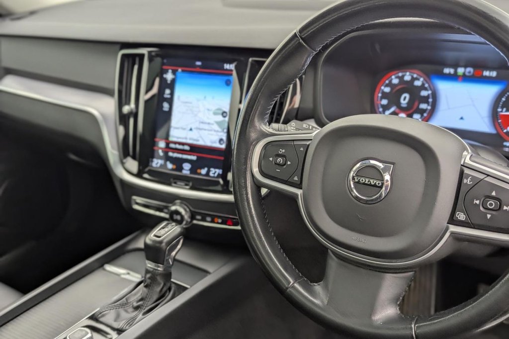 USED 2020 20 VOLVO V60 2.0 D3 Momentum Plus Estate 5dr Diesel Auto Euro 6 (s/s) (150 ps) Sat Nav, Heated Screen,Sensors