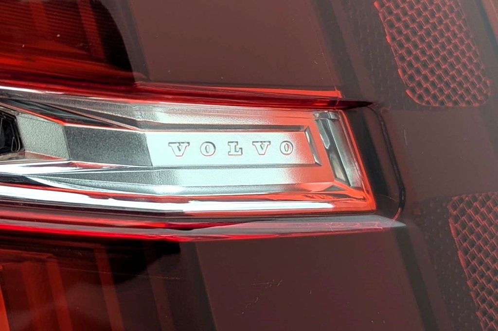 USED 2020 20 VOLVO V60 2.0 D3 Momentum Plus Estate 5dr Diesel Auto Euro 6 (s/s) (150 ps) Sat Nav, Heated Screen,Sensors