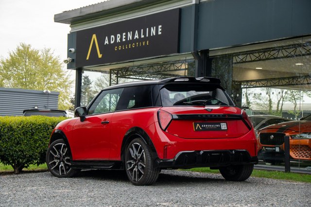 View our MINI COOPER
