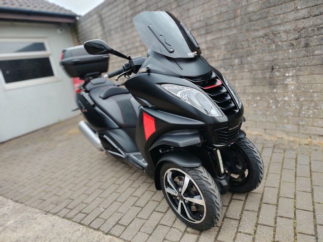 View our Peugeot Metropolis 400 RXR ABS Three Wheeler Petrol CVT Euro 4 (36 ps)
