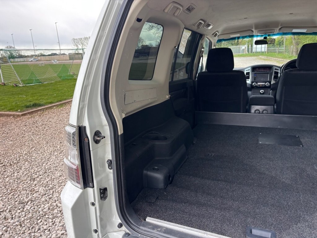 USED 2014 64 MITSUBISHI SHOGUN 3.2 DI-DC SG2 4work SUV 5dr Diesel Manual 4WD L3 (213 g/km, 197 bhp) ZERO DEPOSIT FINANCE
