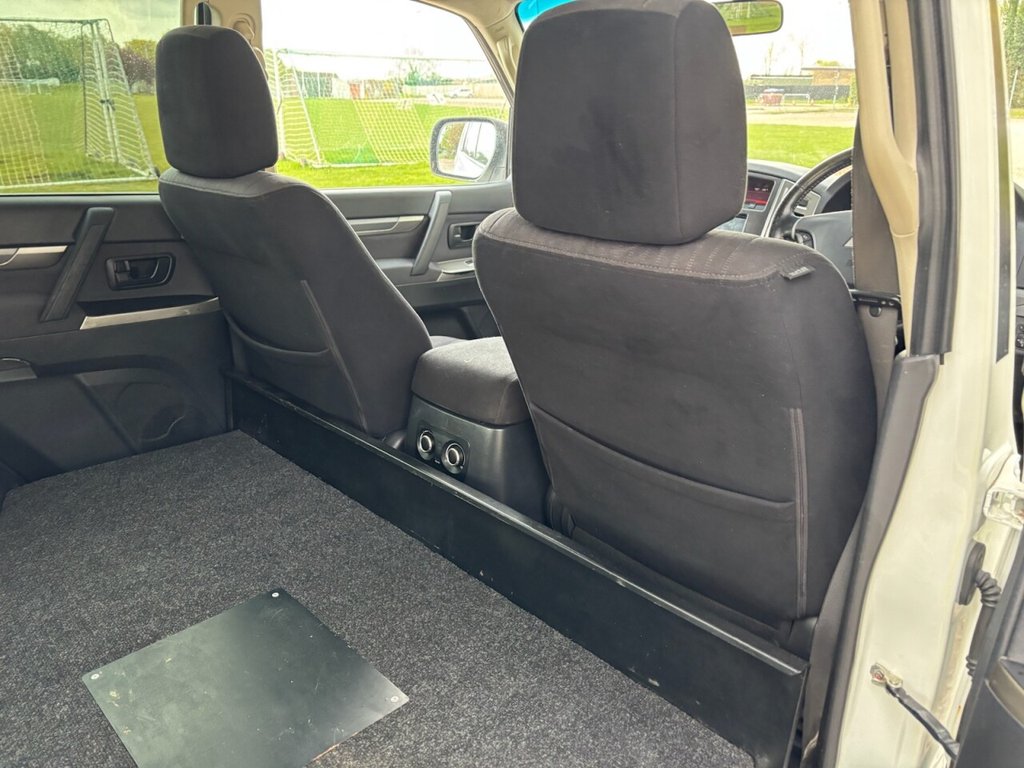 USED 2014 64 MITSUBISHI SHOGUN 3.2 DI-DC SG2 4work SUV 5dr Diesel Manual 4WD L3 (213 g/km, 197 bhp) ZERO DEPOSIT FINANCE