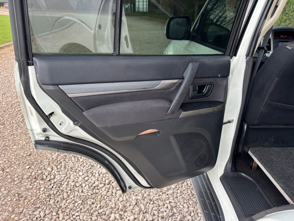 USED 2014 64 MITSUBISHI SHOGUN 3.2 DI-DC SG2 4work SUV 5dr Diesel Manual 4WD L3 (213 g/km, 197 bhp) ZERO DEPOSIT FINANCE