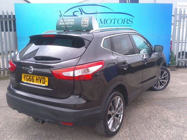 View our NISSAN QASHQAI