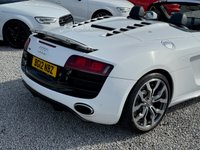 USED 2012 12 AUDI R8 5.2 FSI V10 Spyder 2dr Petrol R Tronic quattro Euro 5 (525 ps) 