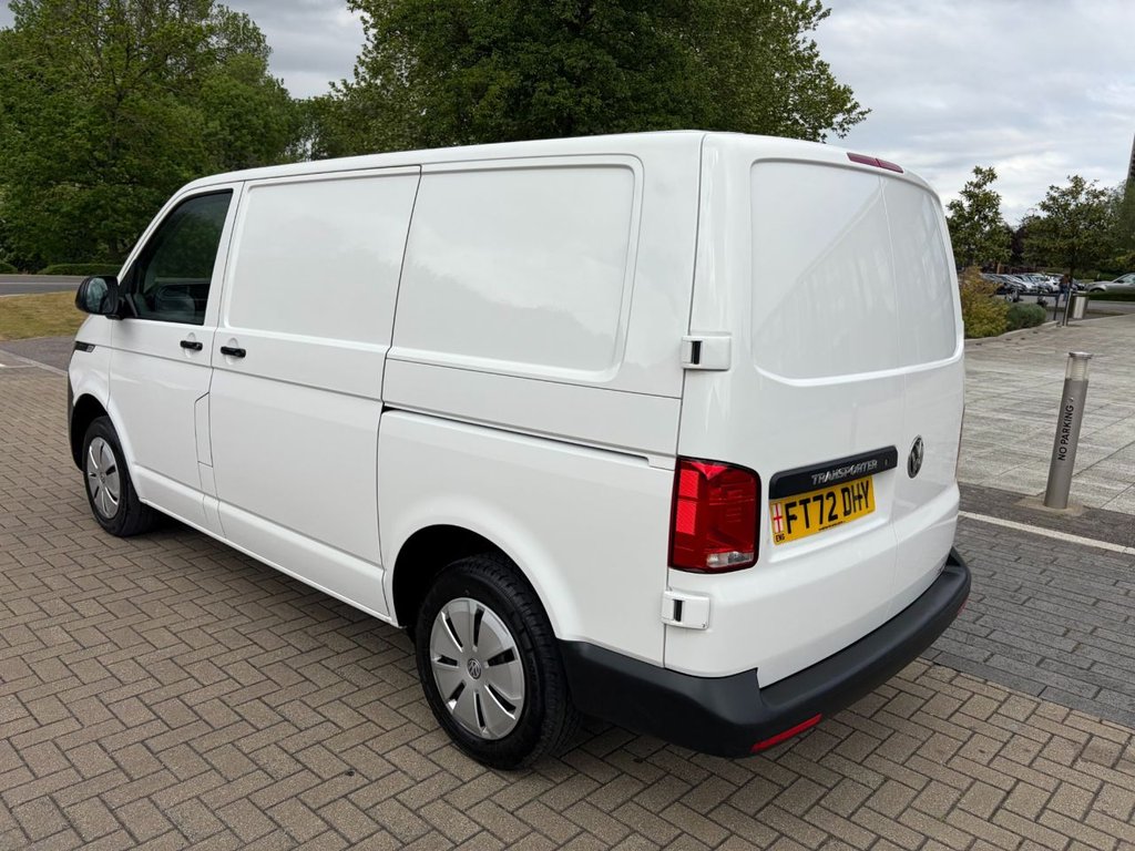 USED 2023 72 VOLKSWAGEN TRANSPORTER T28 STARTRLINE 2.0TDIEU6 S/S FWD SWB 110ps *APPLE CARPLAY*CRUISE CONTROL* EU6-SWB-AIRCON-SENSORS