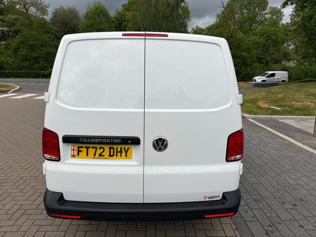 USED 2023 72 VOLKSWAGEN TRANSPORTER T28 STARTRLINE 2.0TDIEU6 S/S FWD SWB 110ps *APPLE CARPLAY*CRUISE CONTROL* EU6-SWB-AIRCON-SENSORS