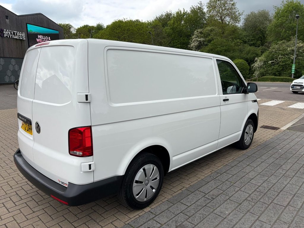 USED 2023 72 VOLKSWAGEN TRANSPORTER T28 STARTRLINE 2.0TDIEU6 S/S FWD SWB 110ps *APPLE CARPLAY*CRUISE CONTROL* EU6-SWB-AIRCON-SENSORS
