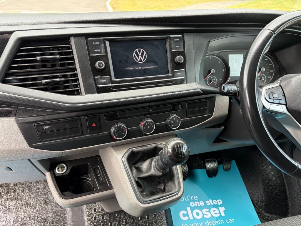 USED 2023 72 VOLKSWAGEN TRANSPORTER T28 STARTRLINE 2.0TDIEU6 S/S FWD SWB 110ps *APPLE CARPLAY*CRUISE CONTROL* EU6-SWB-AIRCON-SENSORS