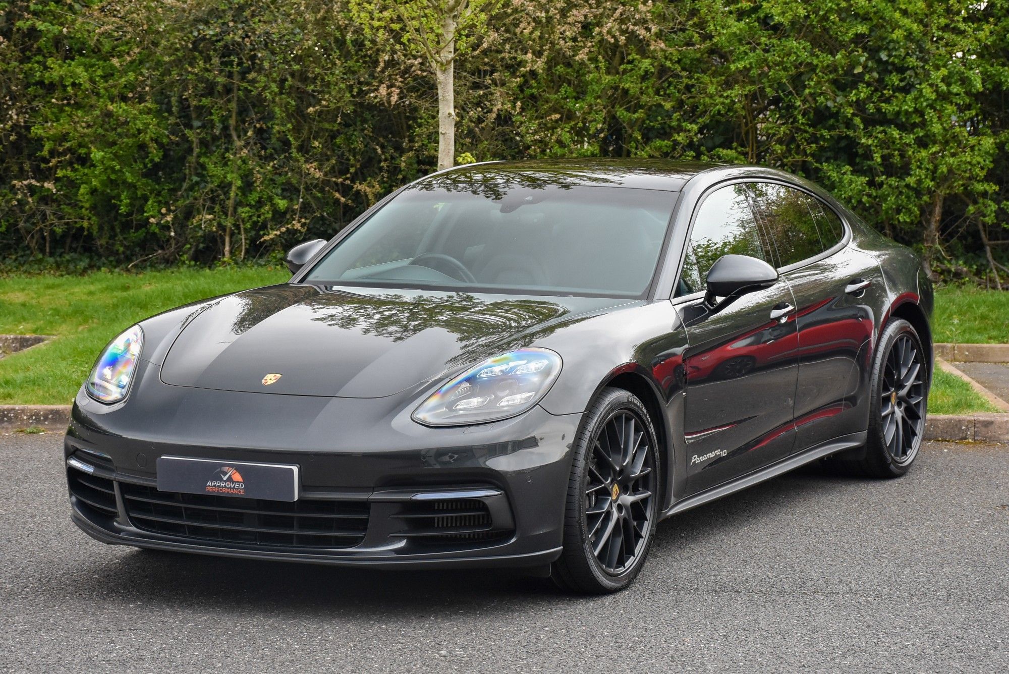 USED 2020 20 PORSCHE PANAMERA 2.9 V6 4 10 Years Edition Saloon 5dr Petrol PDK 4WD Euro 6 (s/s) (330 ps) 
