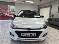USED 2020 69 HYUNDAI I20 1.2 Play Hatchback 5dr Petrol Manual Euro 6 (s/s) (84 ps) POLAR WHITE / 6 SERVICES / TOUCHSCREEN APPLE CARPLAY & ANDROID AUTO / REAR SENSORS & REVERSING CAMERA / NAVIGATION / AUTO HIGH BEAM / LANE CONTROL