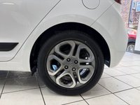 USED 2020 69 HYUNDAI I20 1.2 Play Hatchback 5dr Petrol Manual Euro 6 (s/s) (84 ps) POLAR WHITE / 6 SERVICES / TOUCHSCREEN APPLE CARPLAY & ANDROID AUTO / REAR SENSORS & REVERSING CAMERA / NAVIGATION / AUTO HIGH BEAM / LANE CONTROL