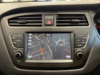 USED 2020 69 HYUNDAI I20 1.2 Play Hatchback 5dr Petrol Manual Euro 6 (s/s) (84 ps) POLAR WHITE / 6 SERVICES / TOUCHSCREEN APPLE CARPLAY & ANDROID AUTO / REAR SENSORS & REVERSING CAMERA / NAVIGATION / AUTO HIGH BEAM / LANE CONTROL