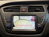 USED 2020 69 HYUNDAI I20 1.2 Play Hatchback 5dr Petrol Manual Euro 6 (s/s) (84 ps) POLAR WHITE / 6 SERVICES / TOUCHSCREEN APPLE CARPLAY & ANDROID AUTO / REAR SENSORS & REVERSING CAMERA / NAVIGATION / AUTO HIGH BEAM / LANE CONTROL