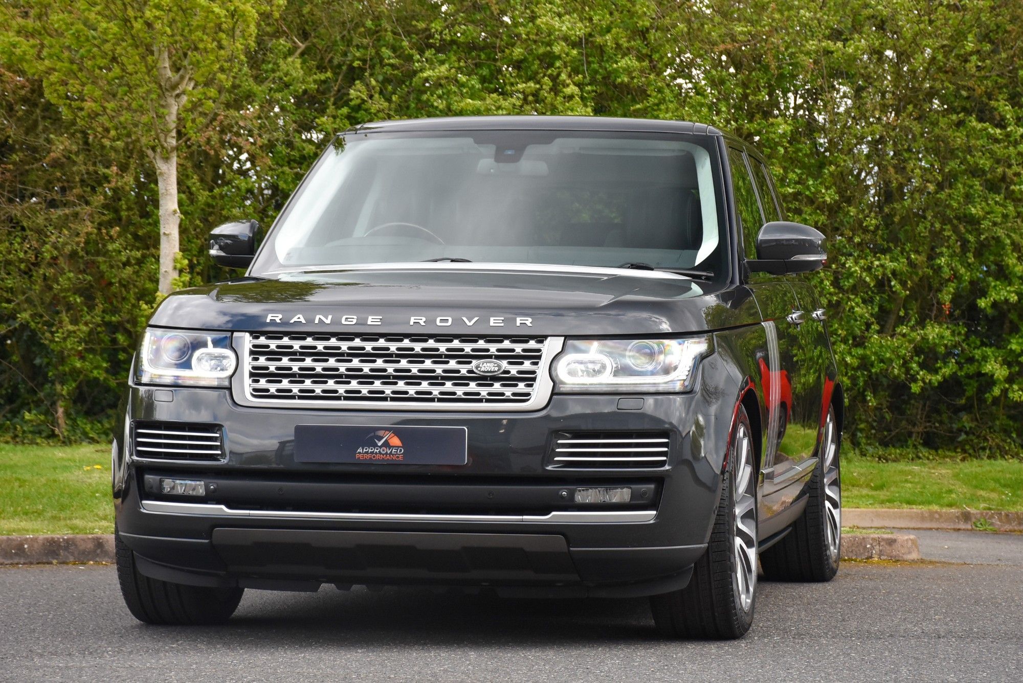 USED 2015 15 LAND ROVER RANGE ROVER 4.4 SD V8 Autobiography SUV 5dr Diesel Auto 4WD Euro 5 (339 ps) 