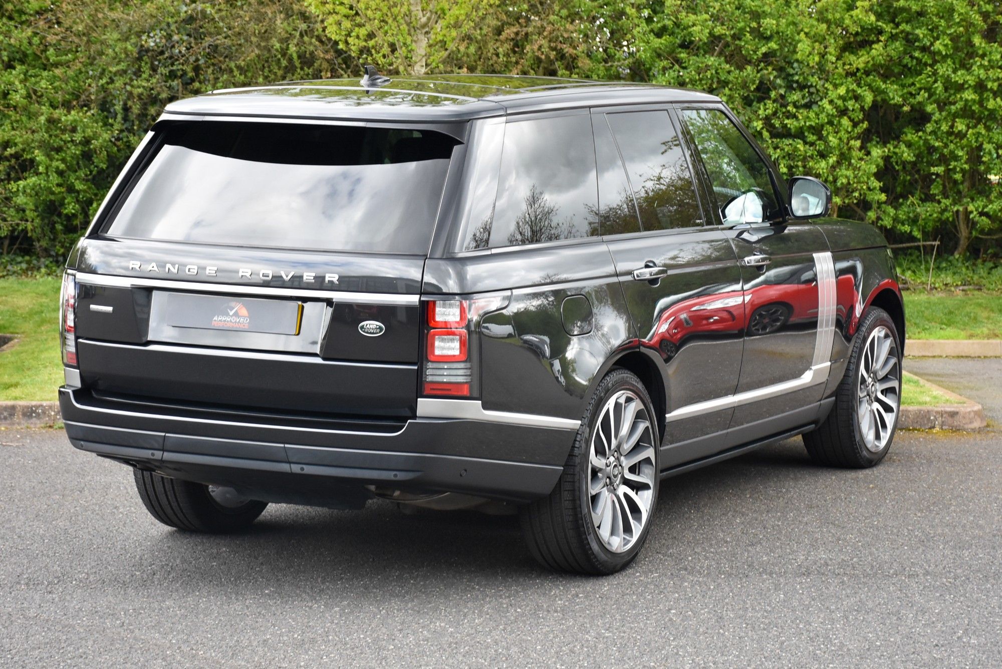USED 2015 15 LAND ROVER RANGE ROVER 4.4 SD V8 Autobiography SUV 5dr Diesel Auto 4WD Euro 5 (339 ps) 
