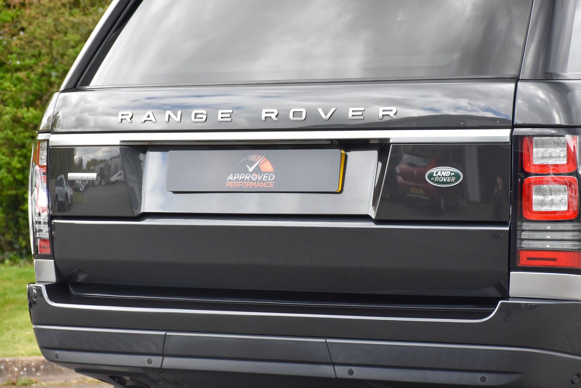 USED 2015 15 LAND ROVER RANGE ROVER 4.4 SD V8 Autobiography SUV 5dr Diesel Auto 4WD Euro 5 (339 ps) 
