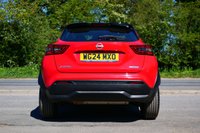 USED 2024 24 NISSAN JUKE 1.6 Acenta Premium SUV 5dr Petrol Hybrid Auto Euro 6 (143 ps) FUJI SUNSET RED PAINTWORK + REVERSE CAMERA + APPLE CARPLAY