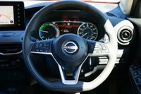 USED 2024 24 NISSAN JUKE 1.6 Acenta Premium SUV 5dr Petrol Hybrid Auto Euro 6 (143 ps) FUJI SUNSET RED PAINTWORK + REVERSE CAMERA + APPLE CARPLAY