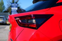 USED 2024 24 NISSAN JUKE 1.6 Acenta Premium SUV 5dr Petrol Hybrid Auto Euro 6 (143 ps) FUJI SUNSET RED PAINTWORK + REVERSE CAMERA + APPLE CARPLAY