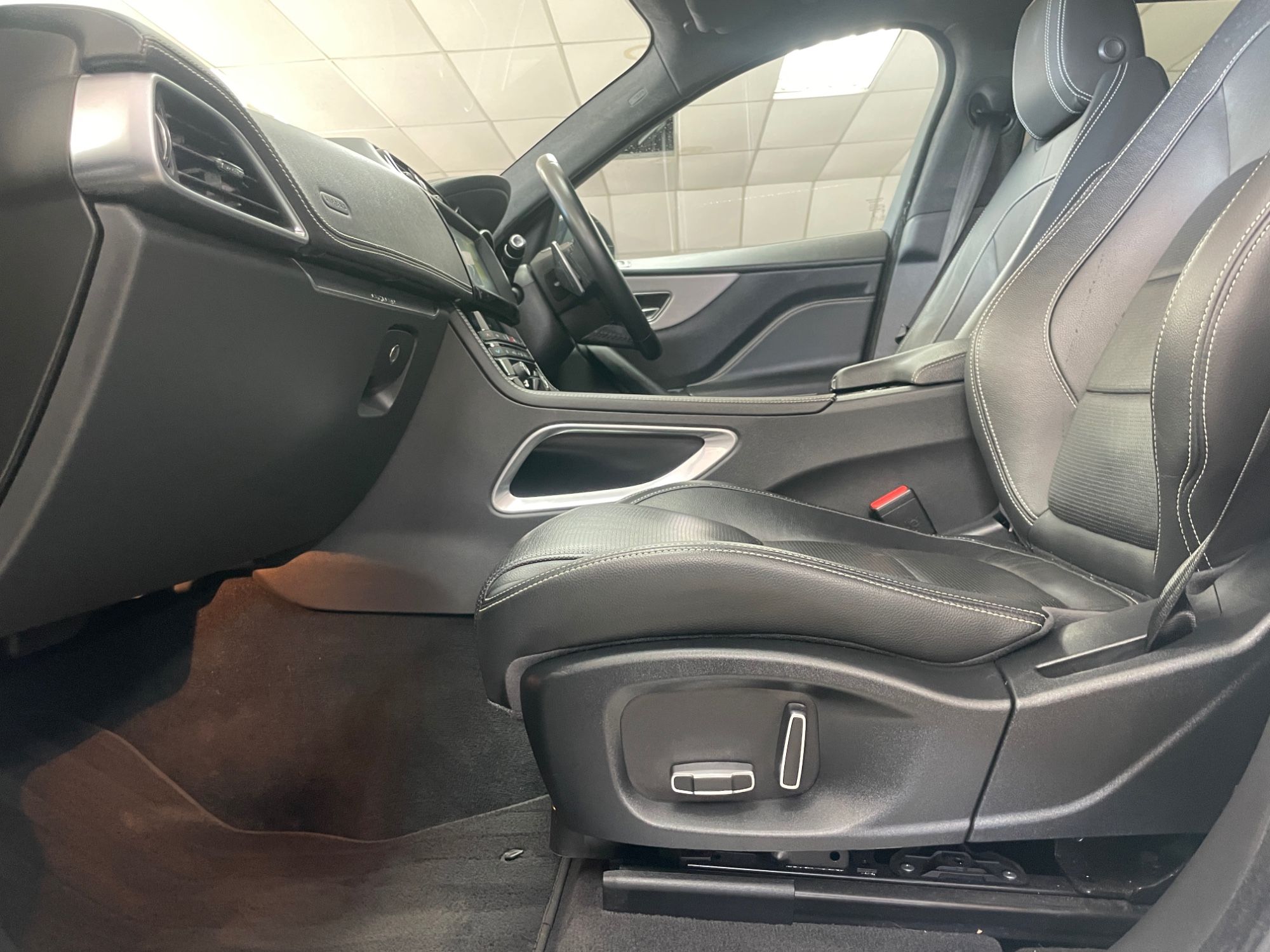 USED 2019 19 JAGUAR F-PACE 2.0 D180 R-Sport SUV 5dr Diesel Auto Euro 6 (s/s) (180 ps) 