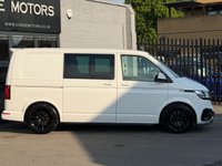 USED 2024 24 VOLKSWAGEN TRANSPORTER T6.1 2.0 TDI 150PS EU6 T32 DSG 7 SPEED AUTOMATIC SWB KOMBI 6 SEAT CREW VAN SPORTLINE PACK * TWIN ELECTRIC SLIDING DOORS * LED HEADLAMPS * DETACHABLE TOWBAR