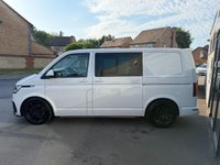 USED 2024 24 VOLKSWAGEN TRANSPORTER T6.1 2.0 TDI 150PS EU6 T32 DSG 7 SPEED AUTOMATIC SWB KOMBI 6 SEAT CREW VAN SPORTLINE PACK * TWIN ELECTRIC SLIDING DOORS * LED HEADLAMPS * DETACHABLE TOWBAR