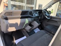 USED 2024 24 VOLKSWAGEN TRANSPORTER T6.1 2.0 TDI 150PS EU6 T32 DSG 7 SPEED AUTOMATIC SWB KOMBI 6 SEAT CREW VAN SPORTLINE PACK * TWIN ELECTRIC SLIDING DOORS * LED HEADLAMPS * DETACHABLE TOWBAR