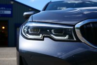 USED 2021 71 BMW 3 SERIES 2.0 320i SE Pro Touring 5dr Petrol Auto Euro 6 (s/s) (184 ps) MINERAL GREY METALLIC PAINTWORK + VIRTUAL DASH + CARPLY + REAR CAMERA