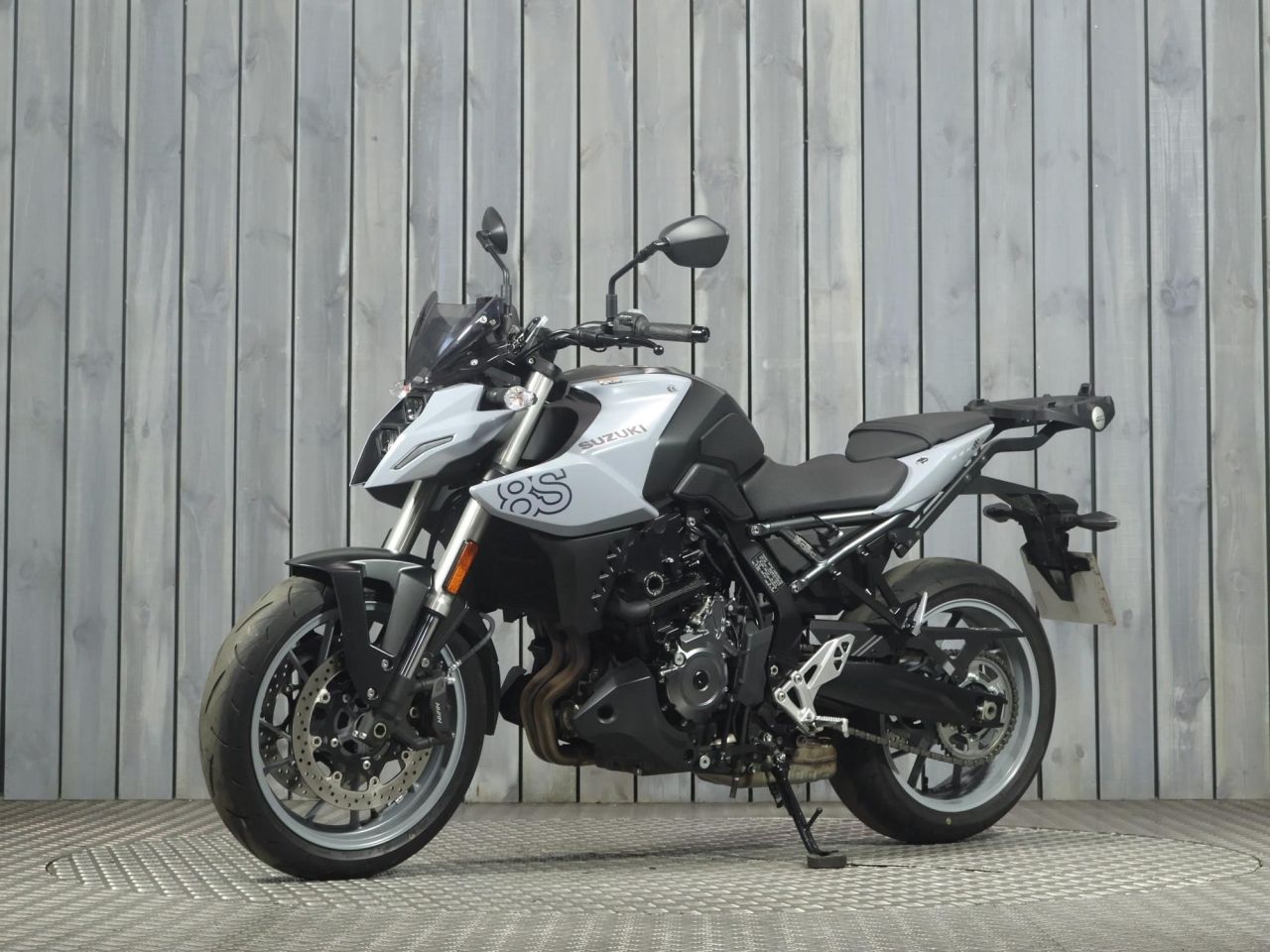SUZUKI GSX-8S