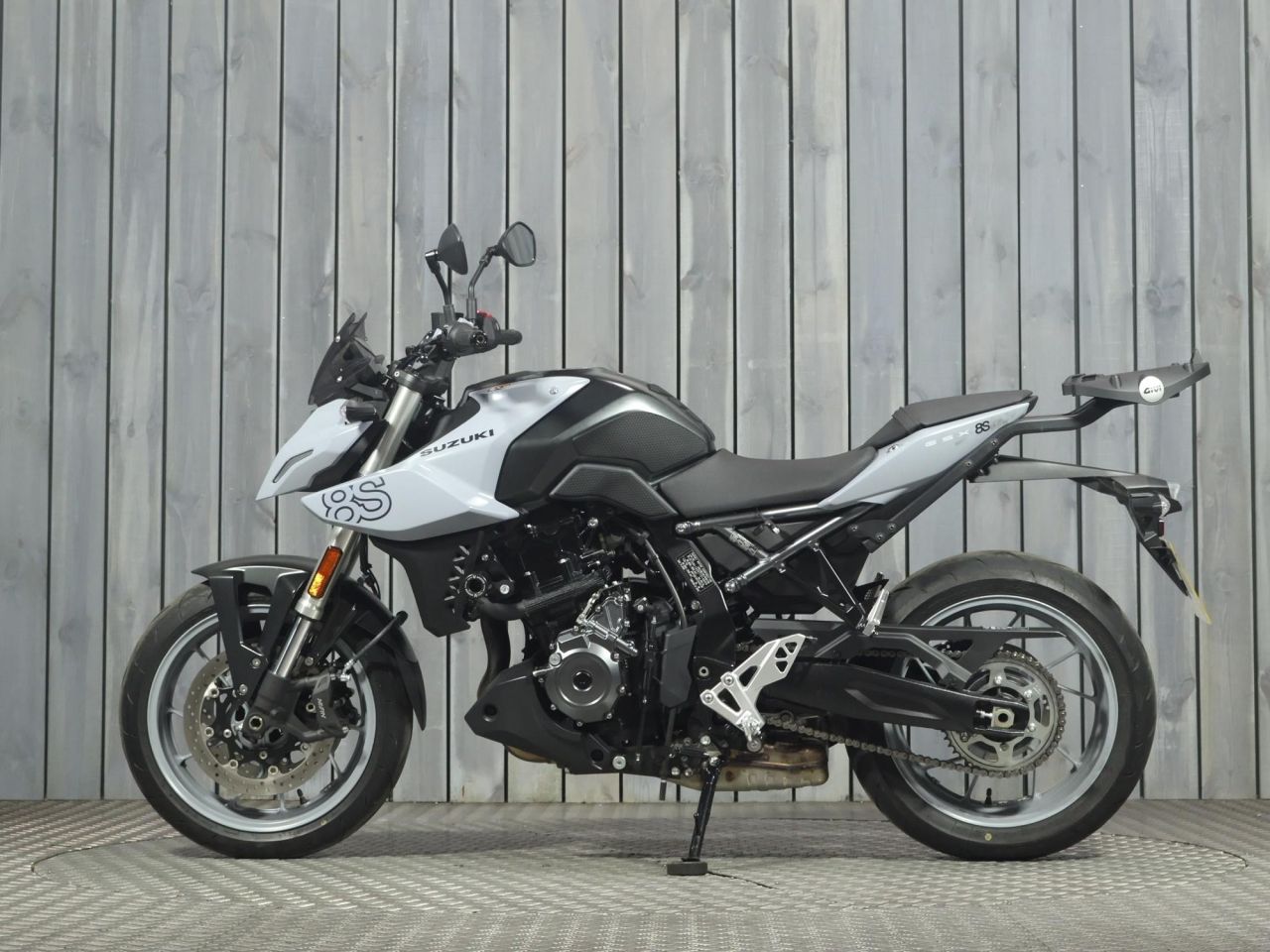 SUZUKI GSX-8S