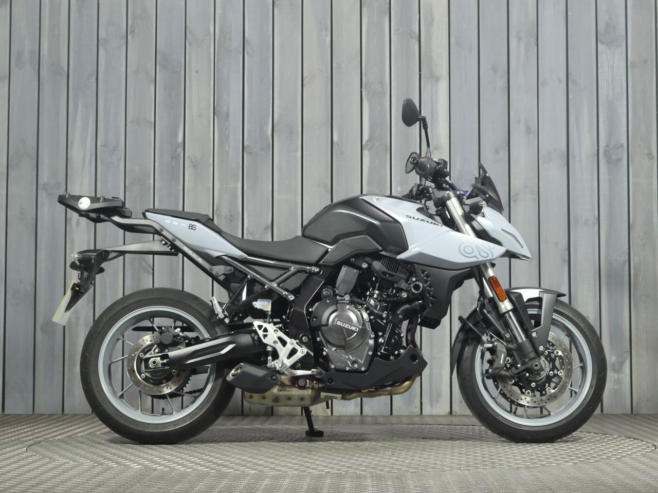 SUZUKI GSX-8S