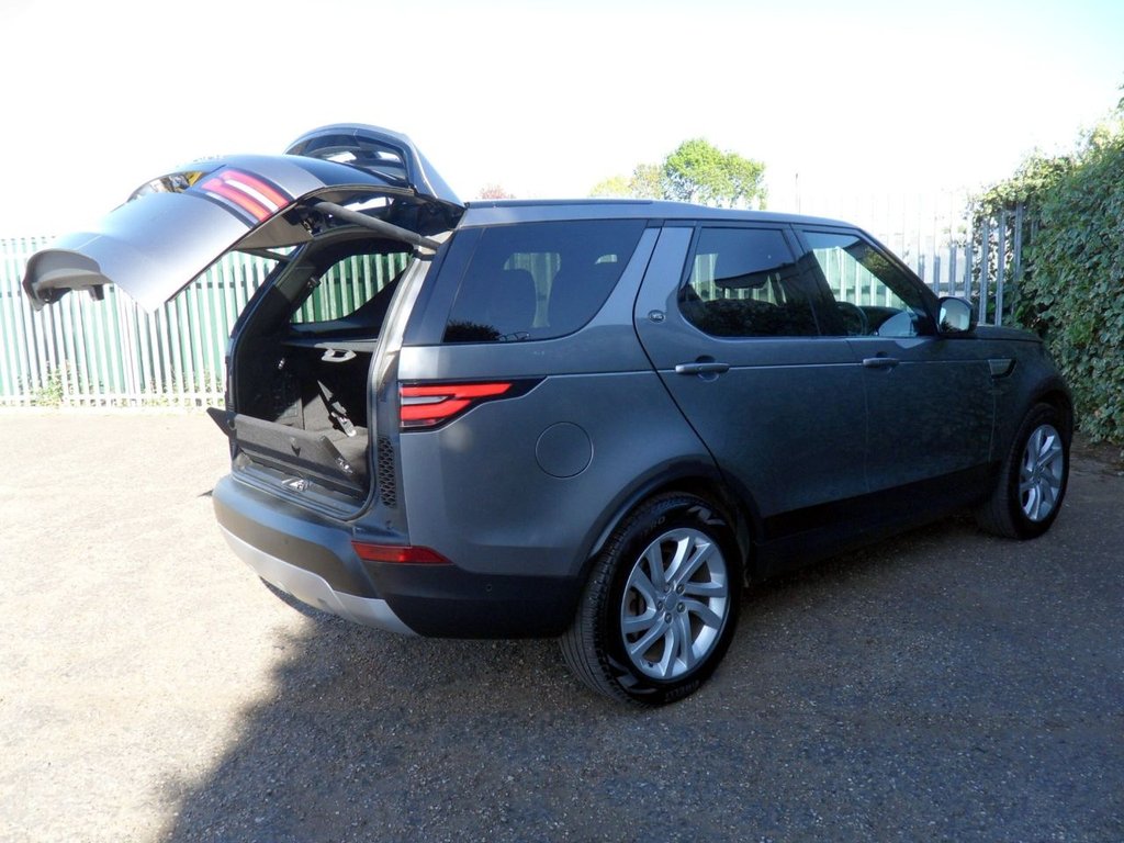USED 2020 20 LAND ROVER DISCOVERY 3.0 SD V6 HSE SUV 5dr Diesel Auto 4WD Euro 6 (s/s) (306 ps) Low Mileage Pan Roof Meridian Audio