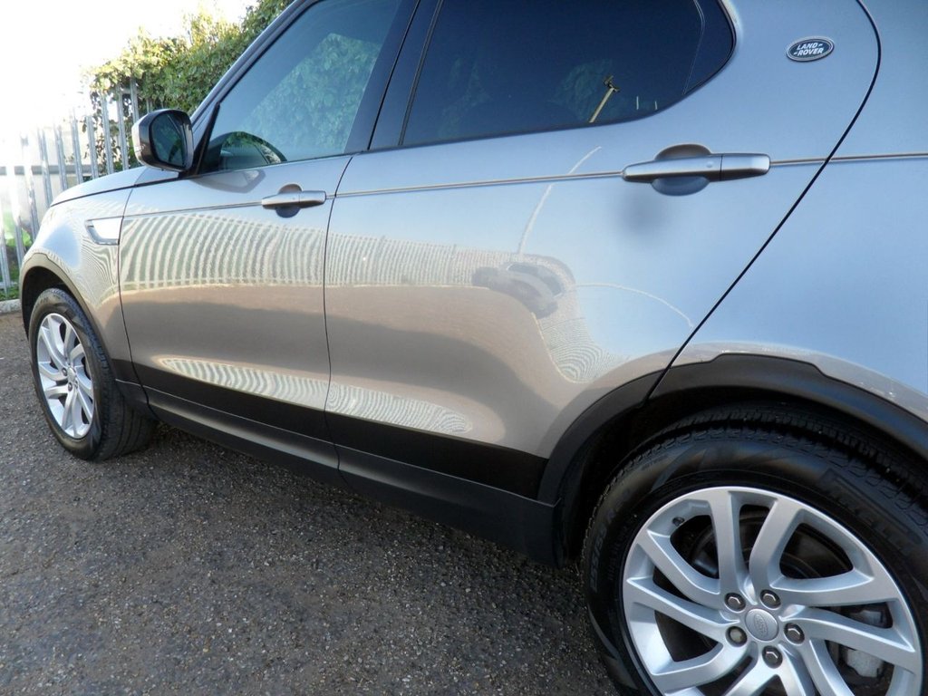 USED 2020 20 LAND ROVER DISCOVERY 3.0 SD V6 HSE SUV 5dr Diesel Auto 4WD Euro 6 (s/s) (306 ps) Low Mileage Pan Roof Meridian Audio