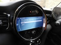 USED 2022 72 MINI HATCH 1.5 Cooper Classic Steptronic Euro 6 (s/s) 3dr (Zesty Yellow / Automatic)