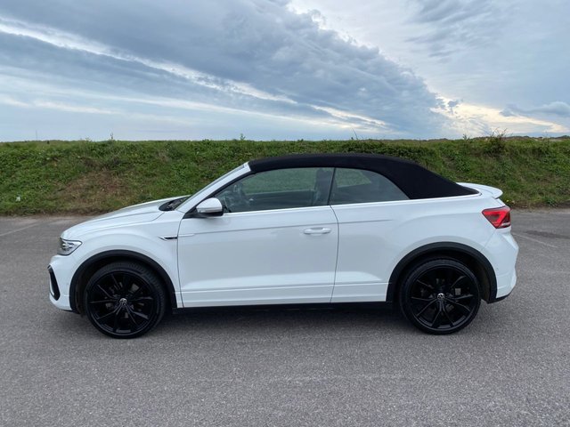 View our VOLKSWAGEN T-ROC