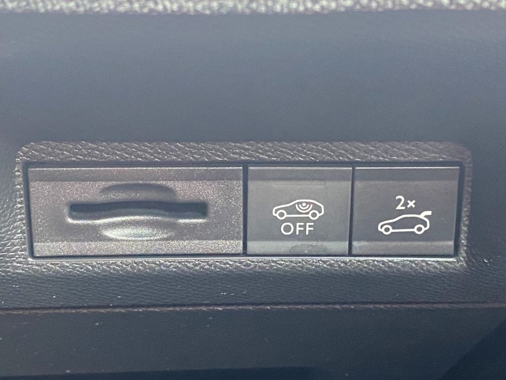 USED 2025 25 PEUGEOT 3008 1.2 GT SUV 5dr Petrol Hybrid e-DSC6 Euro 6 (s/s) (136 ps) SUV