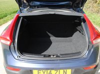 USED 2014 14 VOLVO V40 CROSS COUNTRY 1.6 D2 Lux Hatchback 5dr Diesel Powershift Euro 5 (s/s) (115 ps) www.suffolkcarcentre.co.uk - Located at Ilketshall