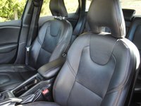 USED 2014 14 VOLVO V40 CROSS COUNTRY 1.6 D2 Lux Hatchback 5dr Diesel Powershift Euro 5 (s/s) (115 ps) www.suffolkcarcentre.co.uk - Located at Ilketshall