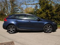 USED 2014 14 VOLVO V40 CROSS COUNTRY 1.6 D2 Lux Hatchback 5dr Diesel Powershift Euro 5 (s/s) (115 ps) www.suffolkcarcentre.co.uk - Located at Ilketshall