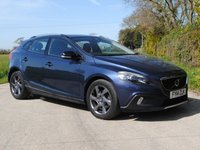 USED 2014 14 VOLVO V40 CROSS COUNTRY 1.6 D2 Lux Hatchback 5dr Diesel Powershift Euro 5 (s/s) (115 ps) www.suffolkcarcentre.co.uk - Located at Ilketshall
