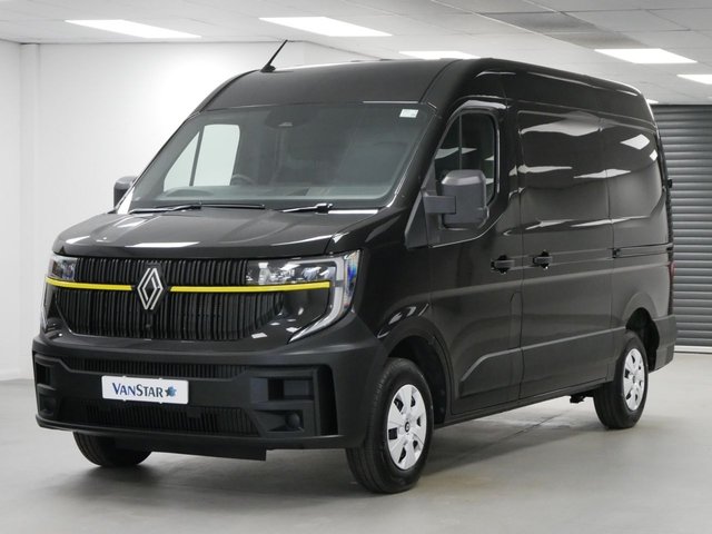 View our Renault Master MM35 2.0 BLUEDCI 150 BHP L2 MEDIUM ADVANCE EAG9 AUTOMATIC