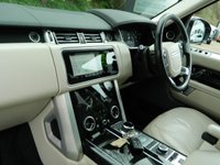USED 2019 69 LAND ROVER RANGE ROVER 4.4 SD V8 Vogue SE SUV 5dr Diesel Auto 4WD Euro 6 (s/s) (339 ps) SATNAV PAN SUNROOF DAB RADIO