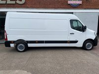USED 2021 21 RENAULT MASTER ZE 31 33kWh Business Panel Van 4dr Electric Auto FWD LWB Medium Roof (i) (77 ps) 