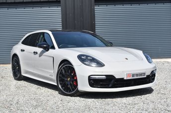 2019 PORSCHE PANAMERA