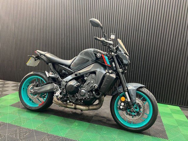 View our YAMAHA MT-09