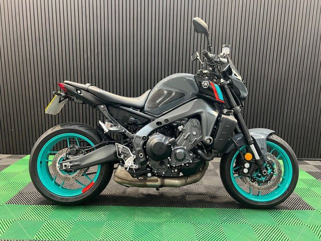 View our YAMAHA MT-09