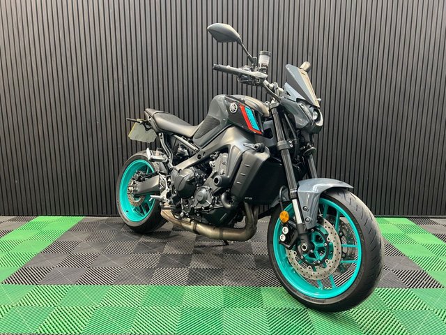View our YAMAHA MT-09