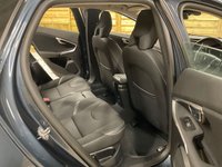 USED 2017 17 VOLVO V40 2.0 T2 Momentum Nav Plus Hatchback 5dr Petrol Manual Euro 6 (s/s) (122 ps) 28,152 MILES ONLY ONE OWNER EXTRAS EXC CONDITION