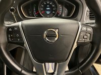 USED 2017 17 VOLVO V40 2.0 T2 Momentum Nav Plus Hatchback 5dr Petrol Manual Euro 6 (s/s) (122 ps) 28,152 MILES ONLY ONE OWNER EXTRAS EXC CONDITION